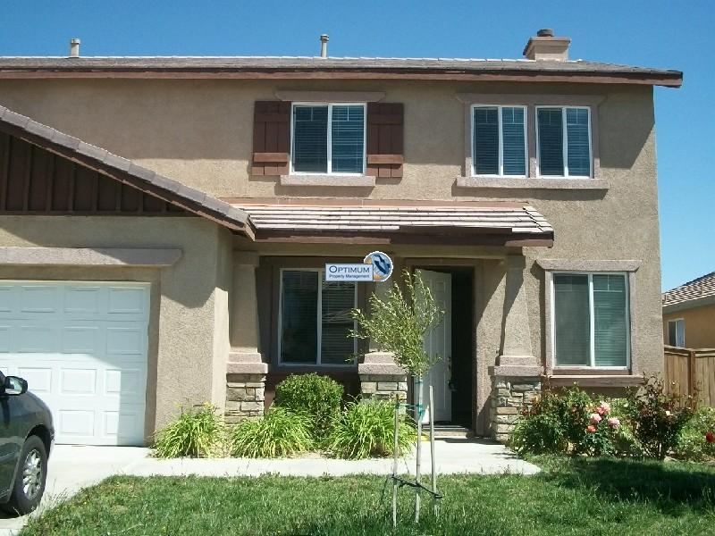 Large 2,600+ sq. ft. home in Victorville 1